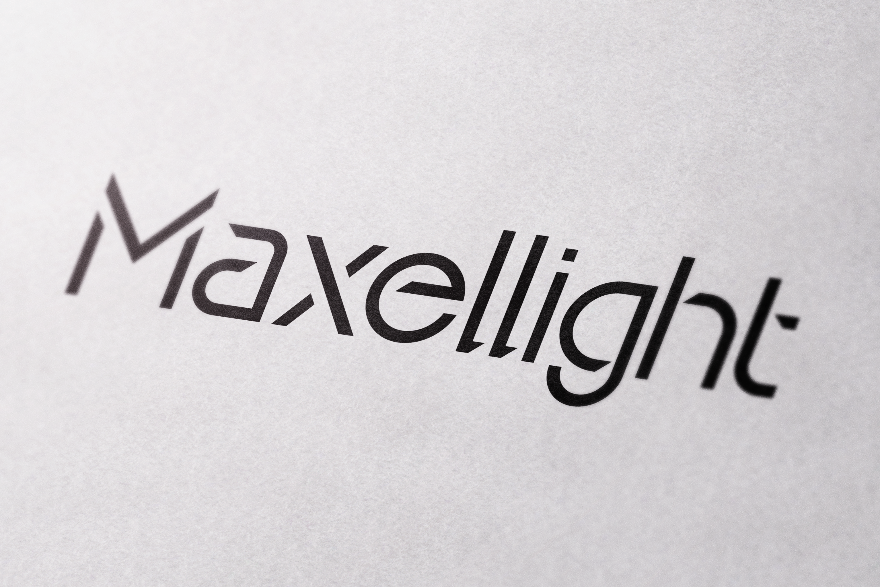 Maxellight Outline font