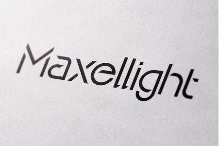 Maxellight Outline font